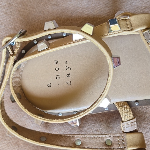 A New Day Sandals - Picture 2 of 8